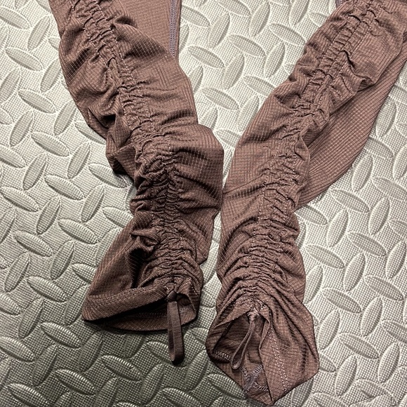 Fabletics Cinch leg Leggings - Picture 3 of 3